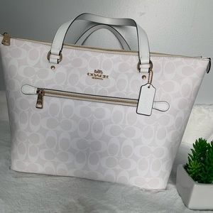 🤍Coach Glacierwhite Gallery Tote